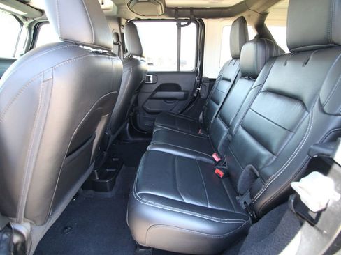 Used 2019 Jeep Wrangler Unlimited Sahara w/ Dual Top Group AWD/4WD image 7