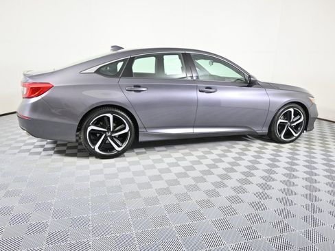 Used 2018 Honda Accord Sport image 9