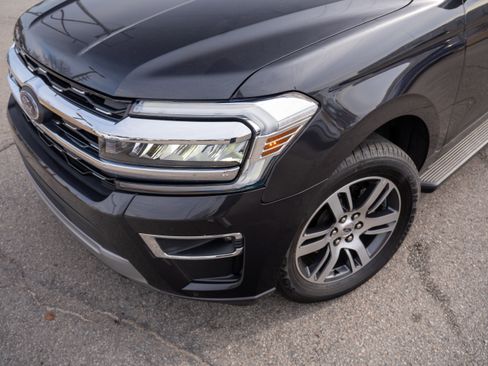 Used 2024 Ford Expedition Limited image 2