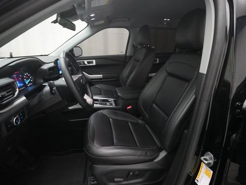 Used 2024 Ford Explorer XLT w/ Equipment Group 202A AWD/4WD image 7