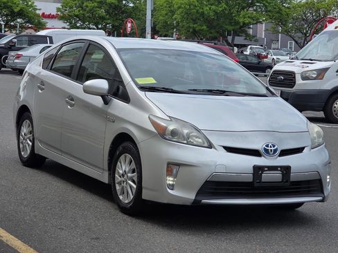 Used 2014 Toyota Prius Prime Plug-In Hybrid FWD image 3