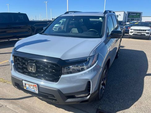 Used 2023 Honda Passport Elite image 2