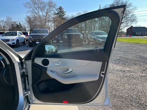 Used 2016 Mercedes-Benz C 300 4MATIC Sedan image 9