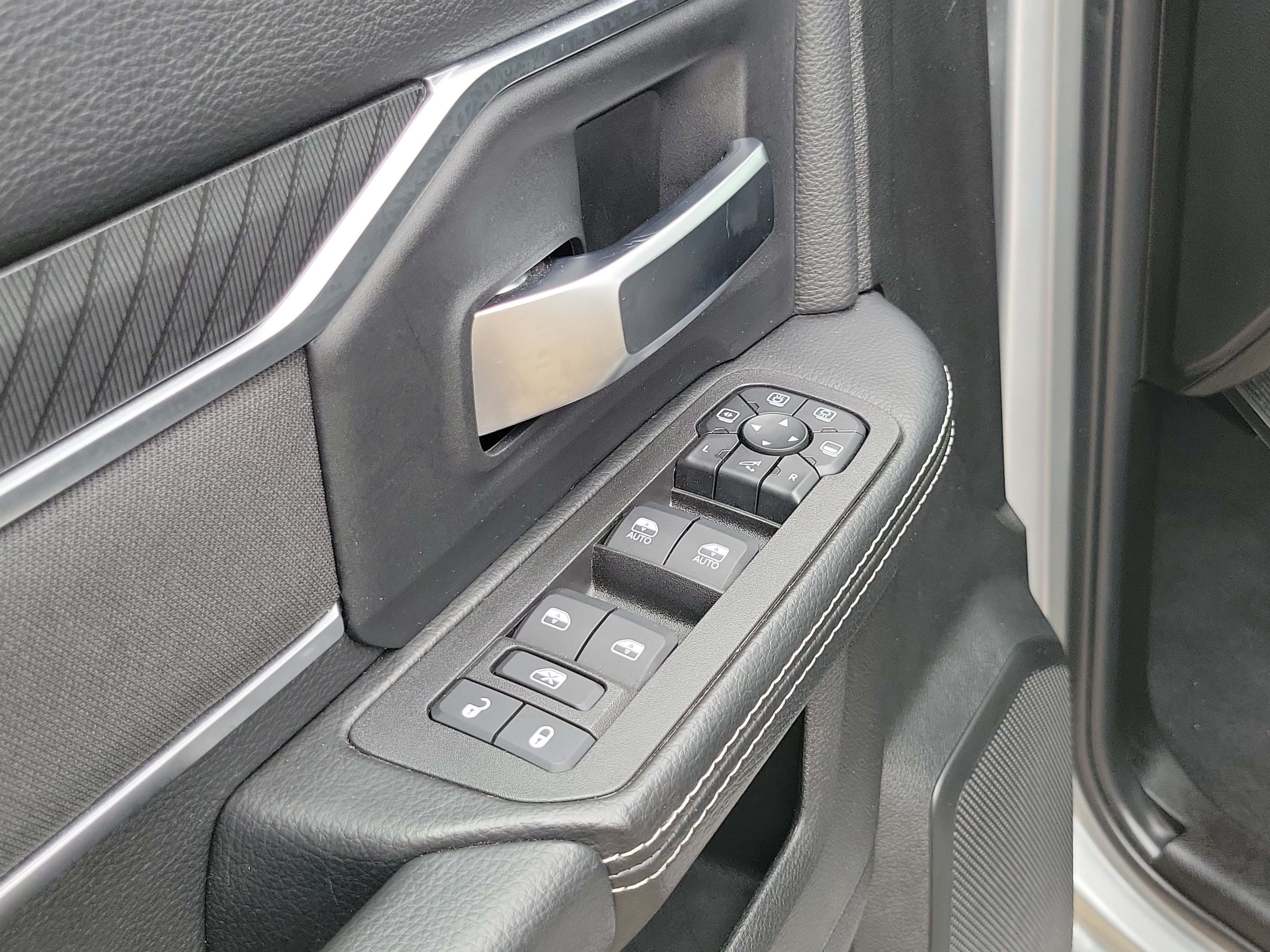 Used 2026 RAM 2500 Big Horn AWD/4WD image 7