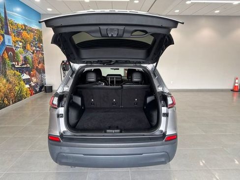 Used 2019 Jeep Cherokee Latitude Plus AWD/4WD image 44