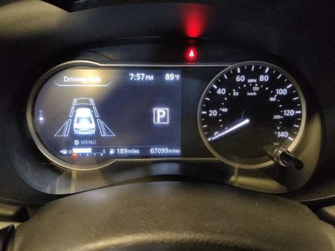 Used 2020 Nissan Versa SR w/ Convenience Package image 23