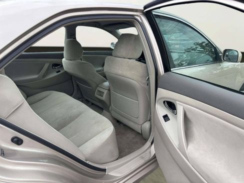 Used 2009 Toyota Camry LE FWD image 17