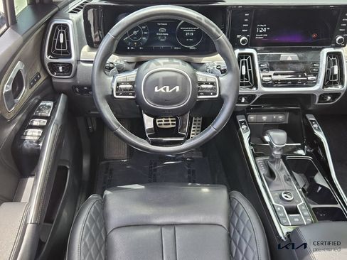 Certified 2023 Kia Sorento SX Prestige AWD/4WD image 13