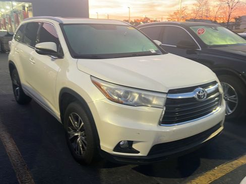 Used 2016 Toyota Highlander XLE image 6