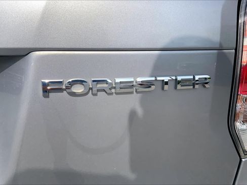 Used 2018 Subaru Forester 2.5i Premium w/ All-Weather Package AWD/4WD image 10
