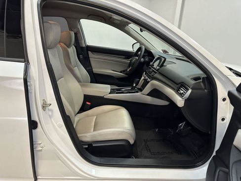 Used 2019 Honda Accord LX image 38
