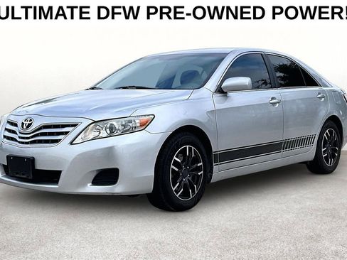 Used 2010 Toyota Camry LE FWD image 39