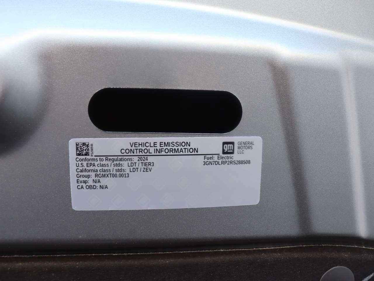 Certified 2024 Chevrolet Equinox EV LT w/ LPO, Active Package FWD image 6