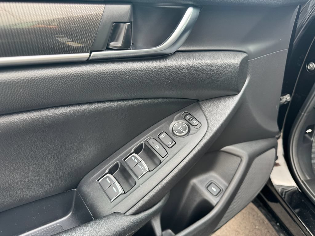 Used 2022 Honda Accord Sport image 12