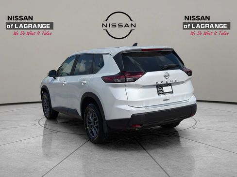 New 2026 Nissan Rogue SV FWD image 7