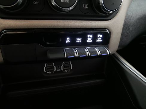 Used 2021 RAM 1500 Laramie AWD/4WD image 29