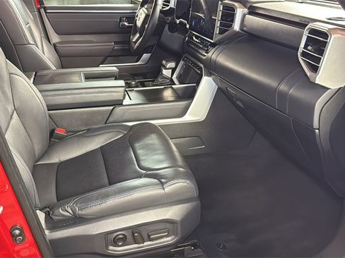 Used 2025 Toyota Sequoia Platinum image 9