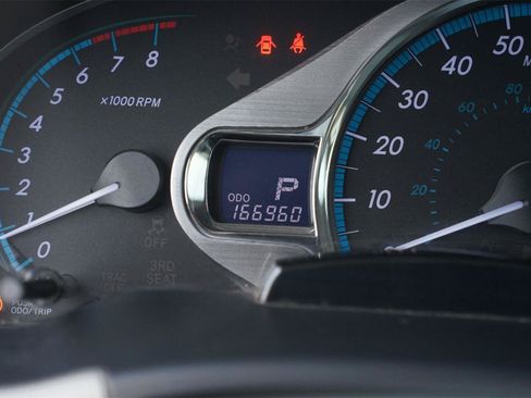 Used 2013 Toyota Sienna XLE FWD image 28