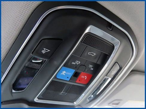 Used 2023 Jeep Grand Cherokee Laredo w/ Luxury Tech Group I AWD/4WD image 19