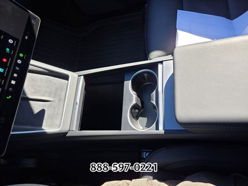 Used 2026 Tesla Model Y Long Range image 24