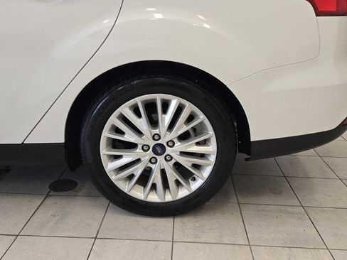 Used 2017 Ford Focus Titanium FWD image 11