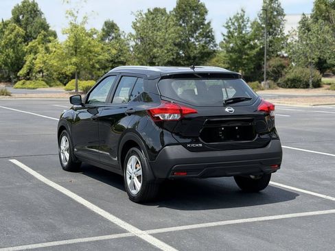 Used 2019 Nissan Kicks S FWD image 5