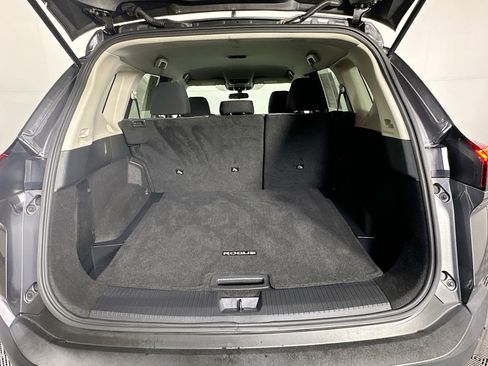 Used 2023 Nissan Rogue SV image 27