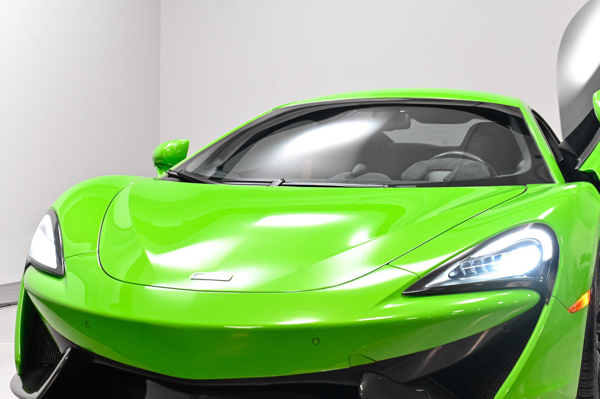 Used 2016 McLaren 570S Coupe RWD image 56