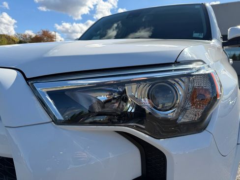 Used 2020 Toyota 4Runner SR5 Premium w/ Moonroof Package image 26