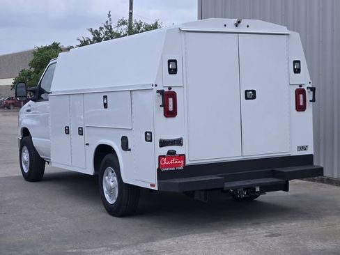 New 2026 Ford E-350 and Econoline 350 Super Duty w/ Power Equipment Group RWD image 7