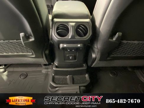 New 2026 Jeep Wrangler Unlimited Sahara AWD/4WD image 28