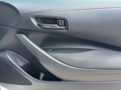 Used 2025 Toyota Corolla LE FWD image 23