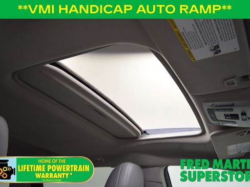 Used 2022 Toyota Sienna XLE image 12