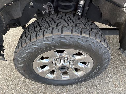Used 2019 Ford F250 Lariat w/ Lariat Ultimate Package AWD/4WD image 9