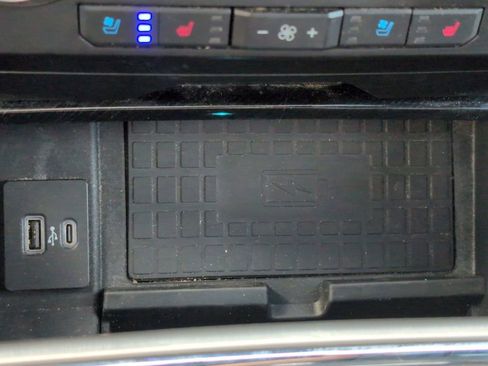 Used 2021 Ford F250 Platinum w/ FX4 Off-Road Package image 26