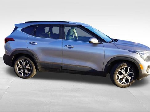 Used 2023 Kia Seltos EX AWD/4WD image 2