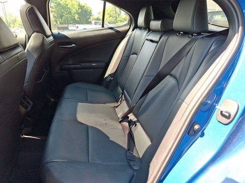 Used 2024 Lexus UX 250h AWD w/ Premium Package image 8