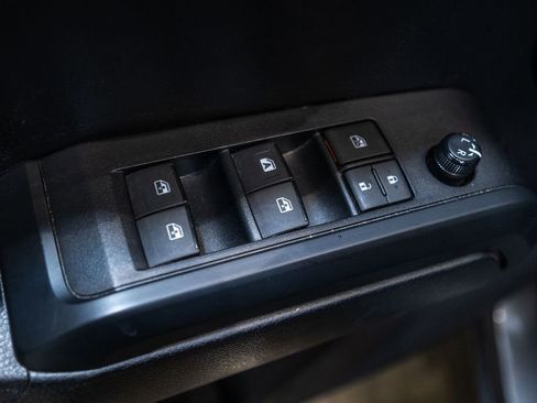 Certified 2020 Toyota Tacoma SR image 15