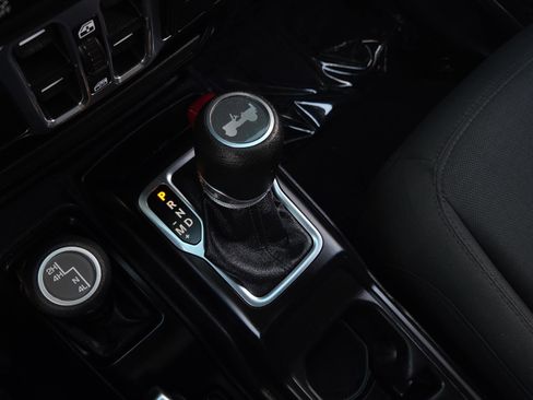 Used 2020 Jeep Wrangler Unlimited Sport S AWD/4WD image 33