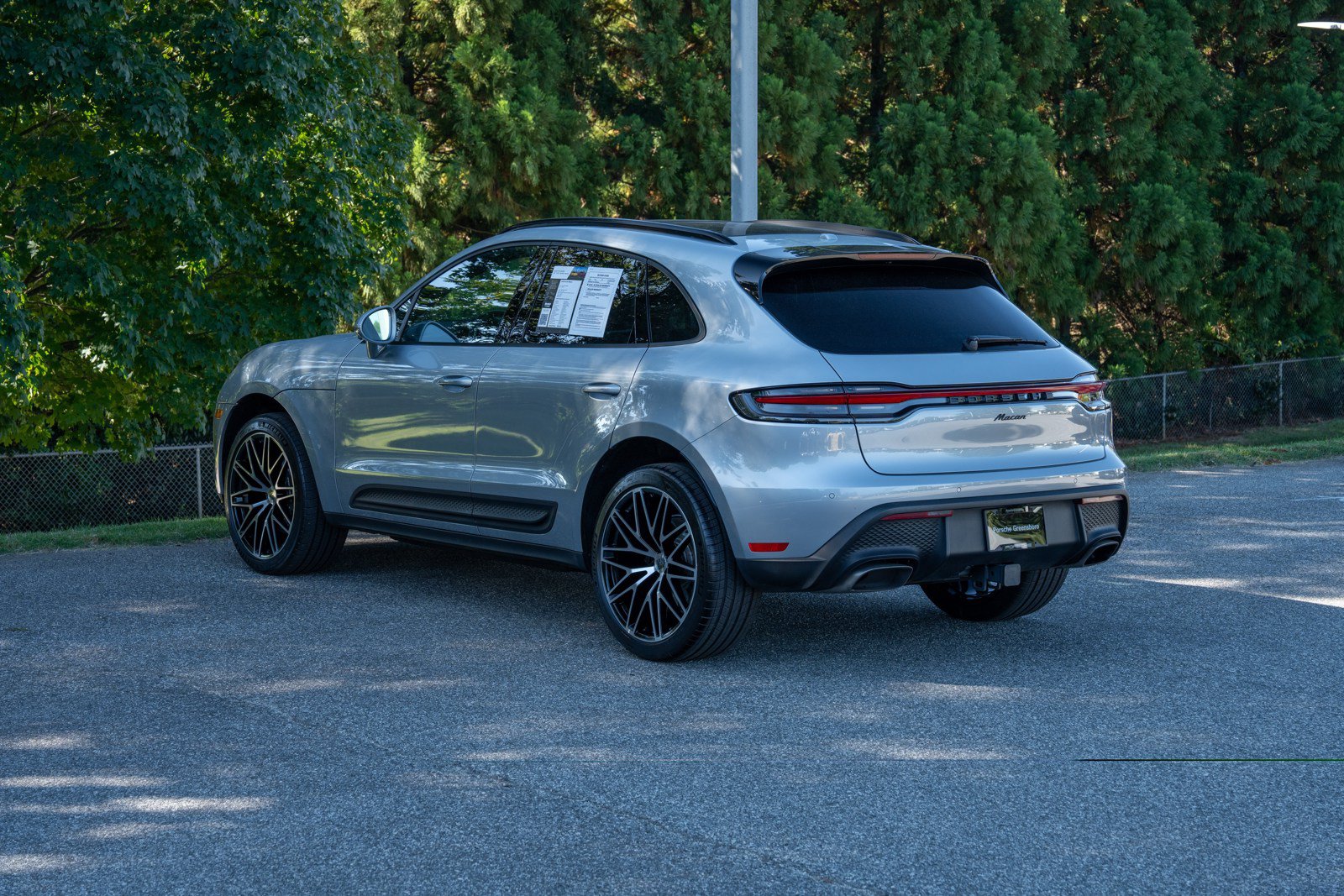 Certified 2026 Porsche Macan AWD/4WD image 3