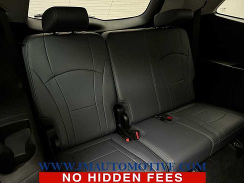 Used 2021 Buick Enclave Essence image 19