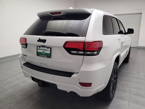 Used 2021 Jeep Grand Cherokee Laredo X AWD/4WD image 7