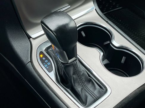 Used 2021 Jeep Grand Cherokee Laredo X AWD/4WD image 17