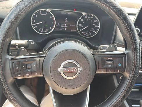 Used 2022 Nissan Rogue SV FWD image 12