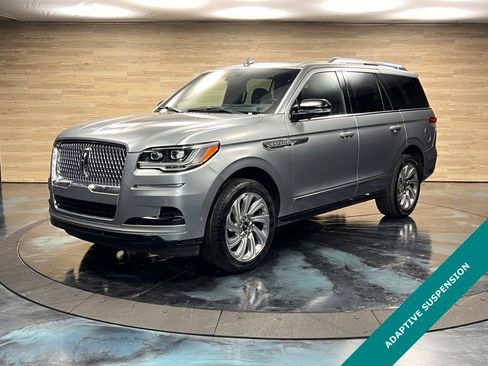 Used 2023 Lincoln Navigator Reserve image 6