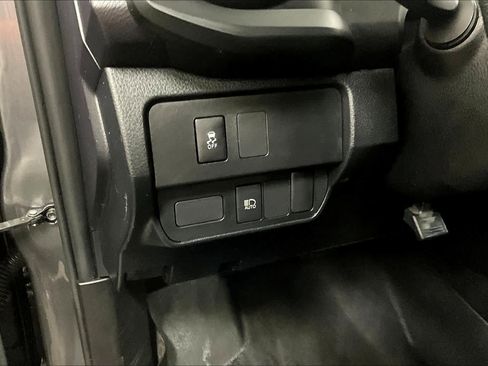 Used 2021 Toyota Tacoma SR AWD/4WD image 30