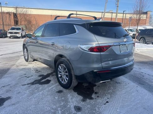 Used 2023 Buick Enclave Essence image 7