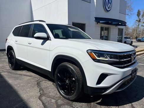 Certified 2023 Volkswagen Atlas SE w/ Panoramic Sunroof Package image 4