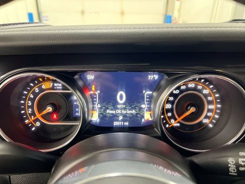Used 2023 Jeep Wrangler Unlimited Sahara AWD/4WD image 12