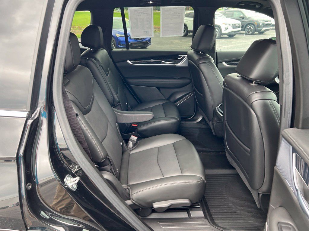 Used 2024 Cadillac XT6 Premium Luxury w/ Technology Package AWD/4WD image 35